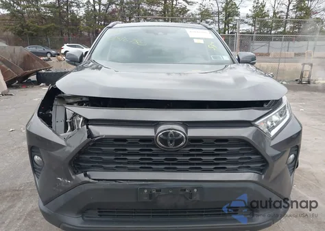 2019 Toyota Rav4 Xle z USA, uszkodzony, nr VIN 2T3P1RFV5KW046926